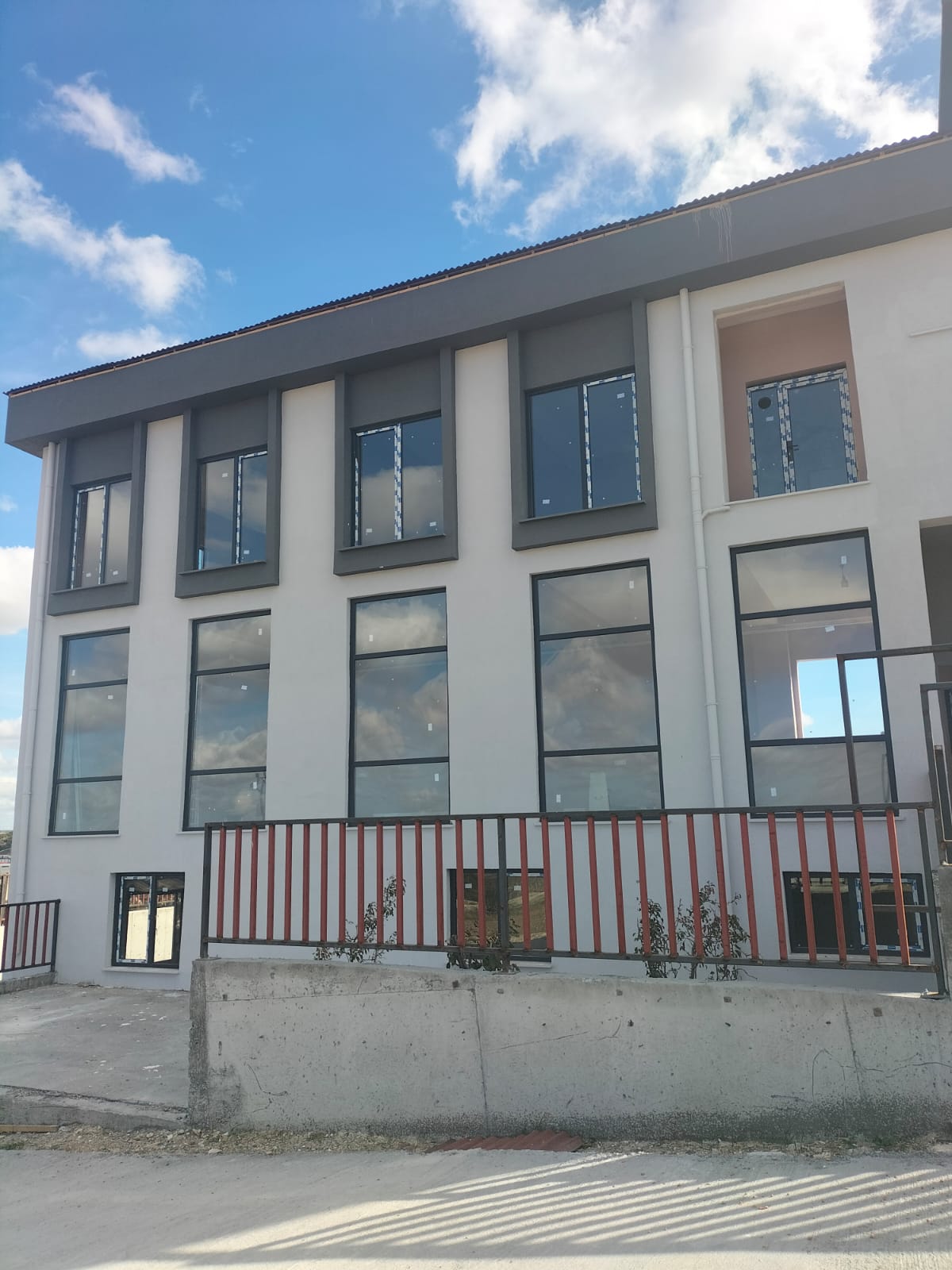 Nisa Pimapen Çalışmaları - kedi-sinekligi-pimapen-tamiri-pencere-sistemleri-23